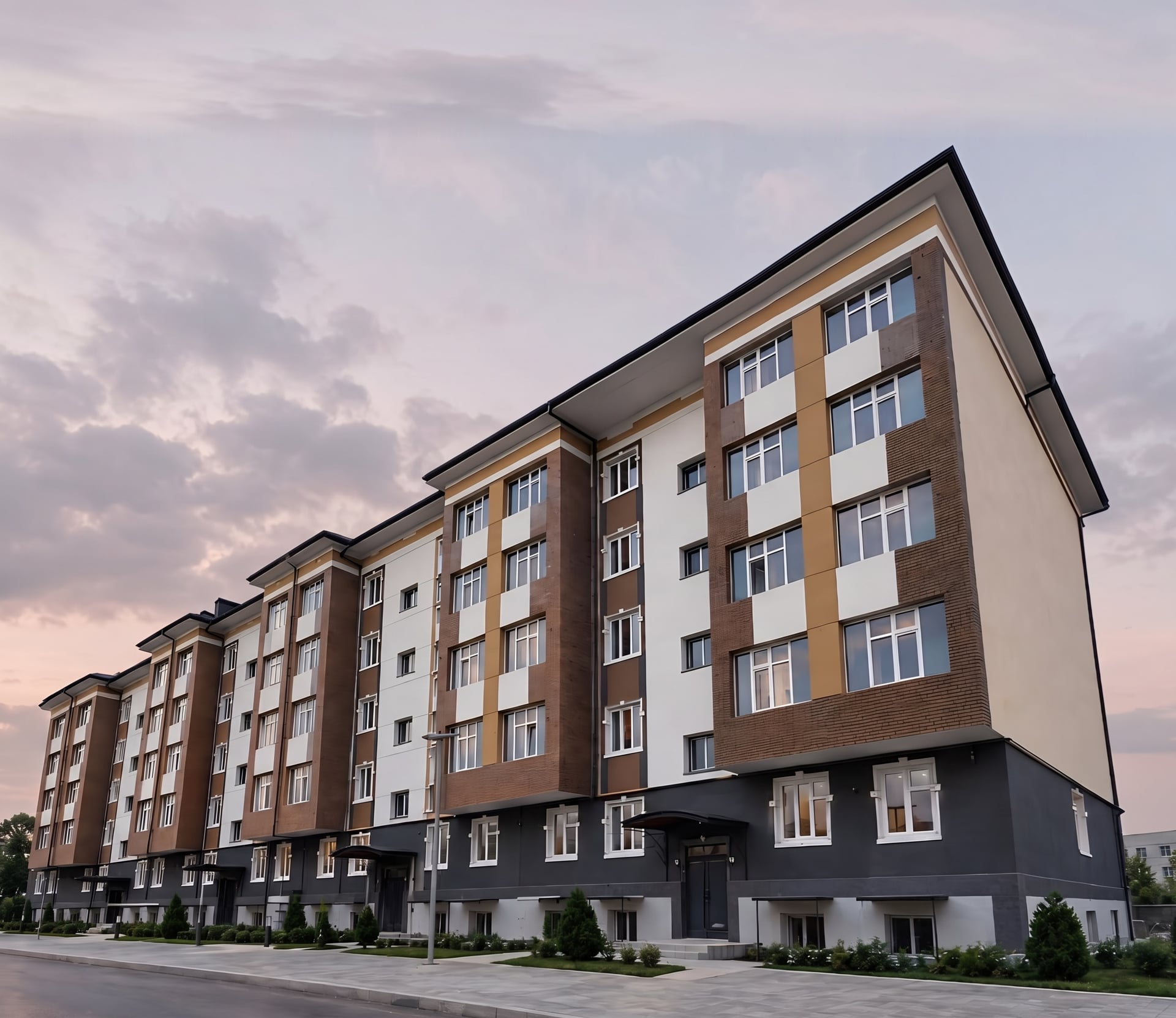 StandArt Construction besh qavatli turar joy binosi, kechki payt